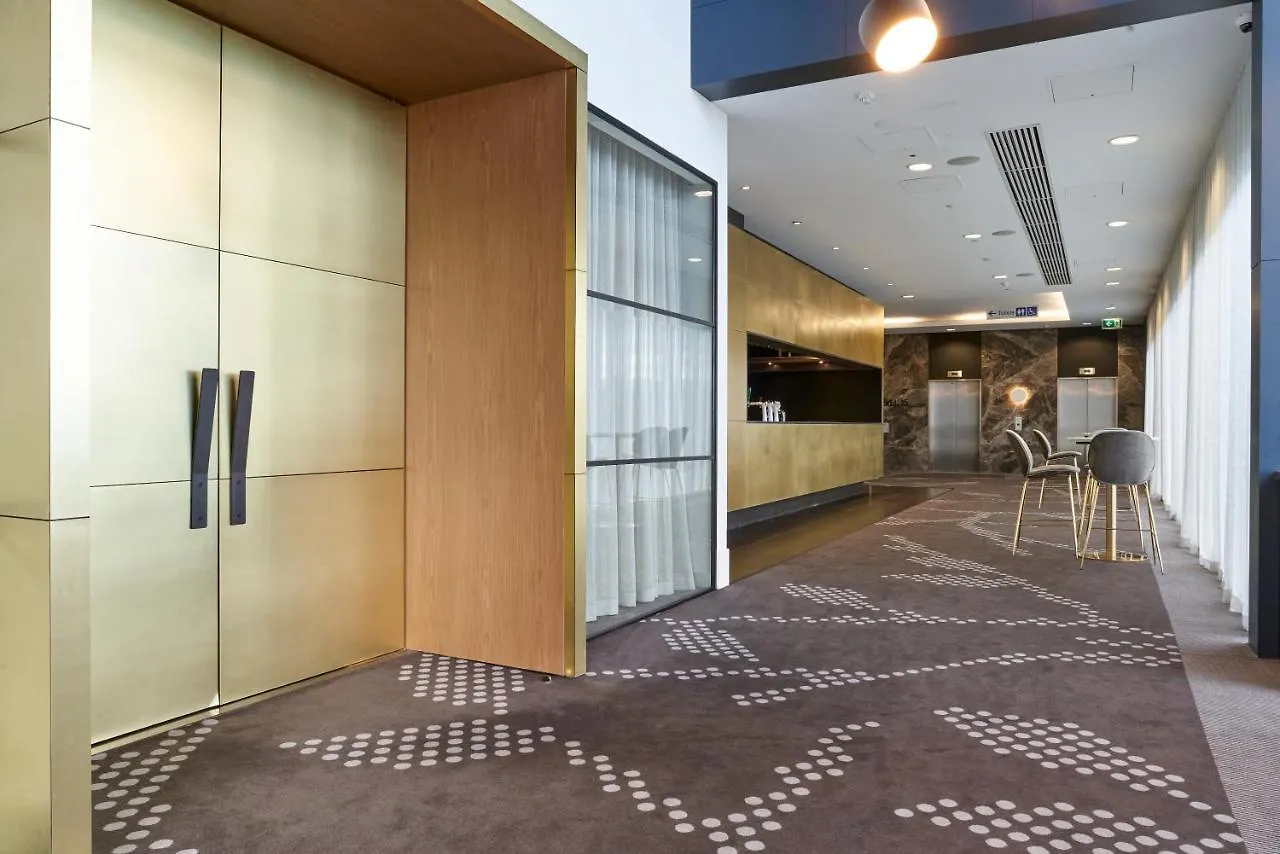 Pullman Adelaide Hotel 5*,