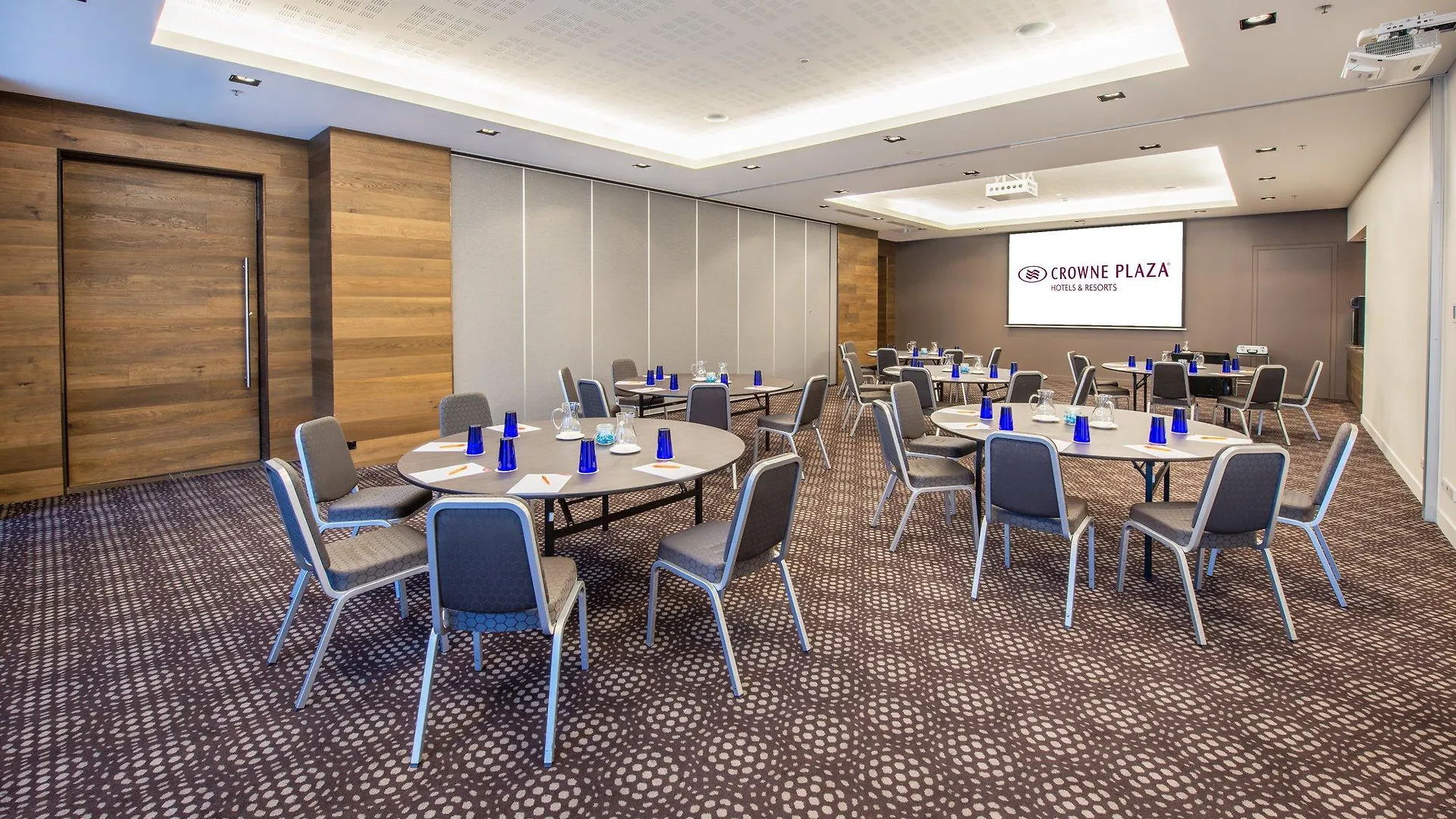 Pullman Adelaide Hotel