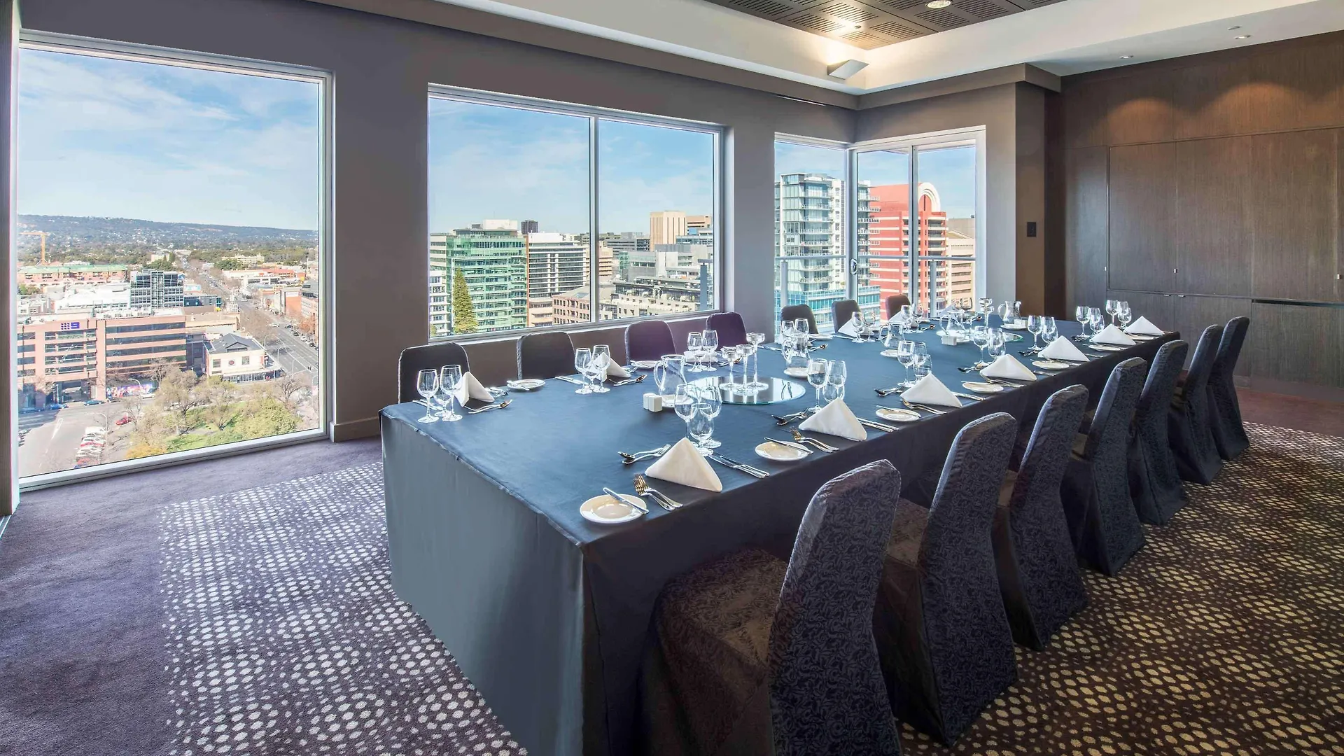 Pullman Adelaide Hotel 5*,
