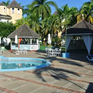 18 , Ocho Rios Jamaica
